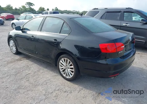 2011 Volkswagen Jetta 2.5L Sel z USA, uszkodzony, nr VIN 3VWLX7AJ6BM394822